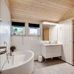 Family Summer House In Quiet Area 8 Adults 2 Ch