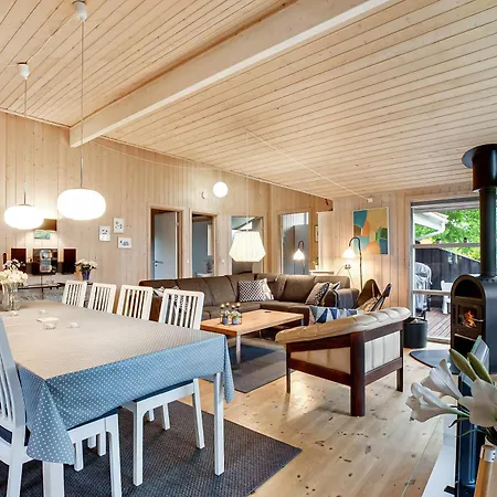 Family Summer House In Quiet Area 8 Adults 2 Ch Ferienhaus