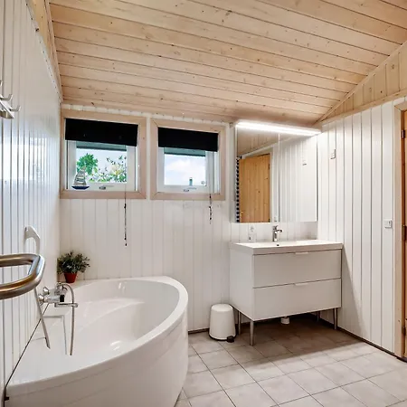 Family Summer House In Quiet Area 8 Adults 2 Ch *