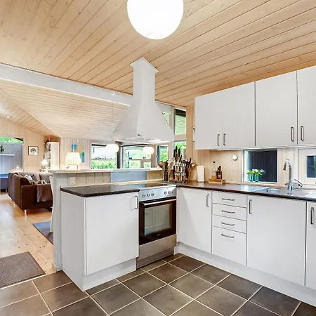 Family Summer House In Quiet Area 8 Adults 2 Ch Feriehus
