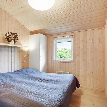 Family Summer House In Quiet Area 8 Adults 2 Ch Feriehus