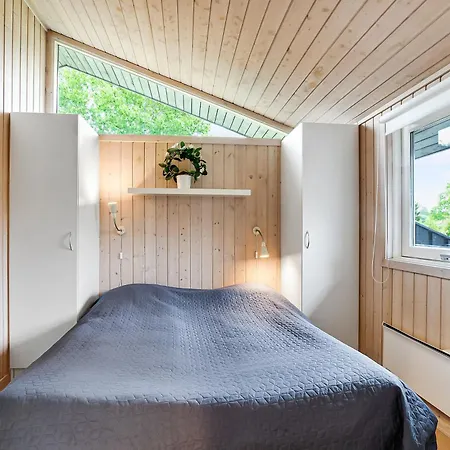 Family Summer House In Quiet Area 8 Adults 2 Ch